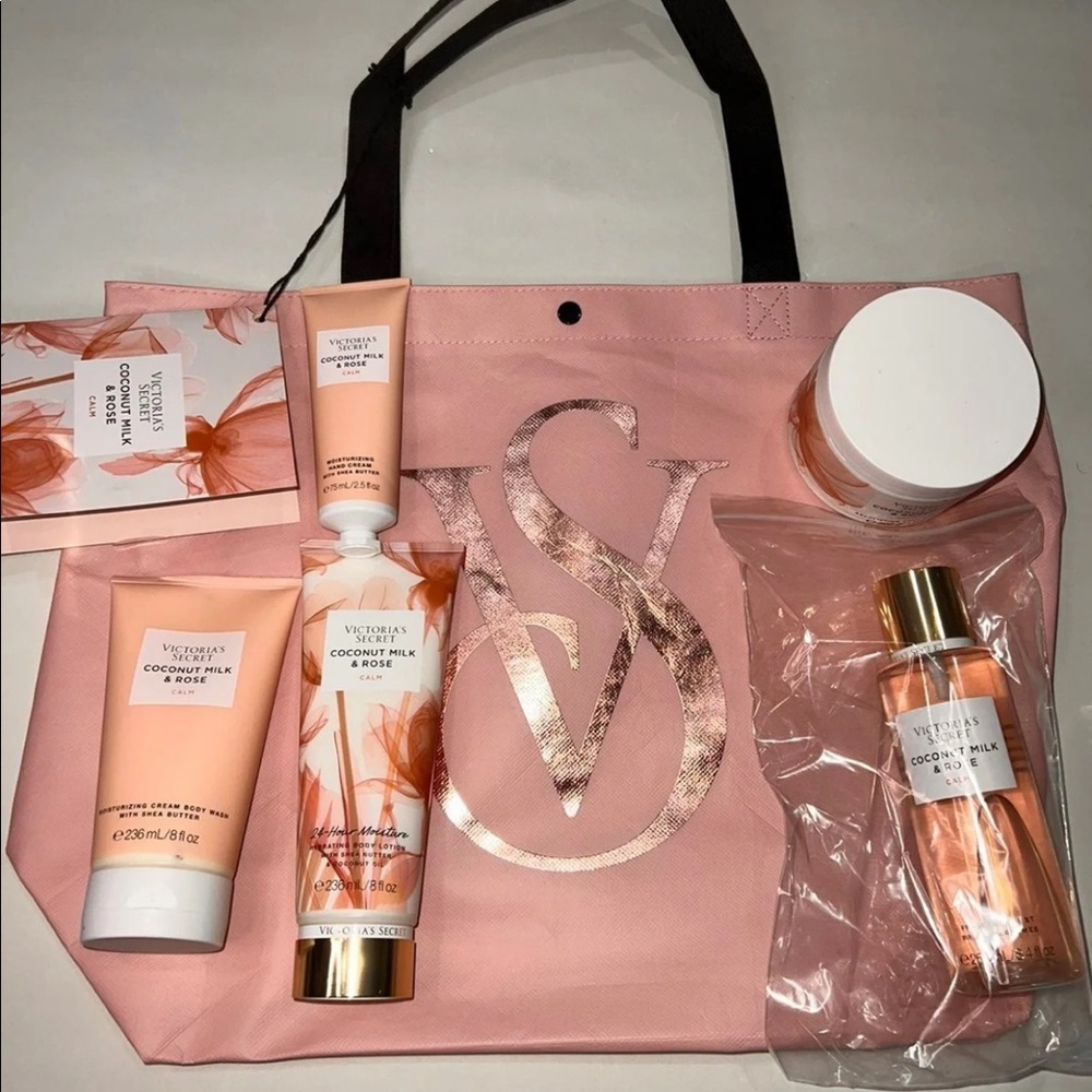 LAST ONE! Victoria’s Secret Natural Beauty Gift Set - Picture 10 of 15